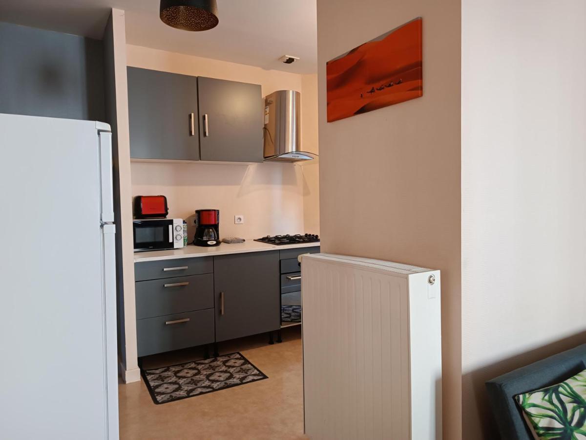 Cap Coutellerie - Sejours Pros Ou Familles En Hypercentre De Thiers Apartment Bagian luar foto