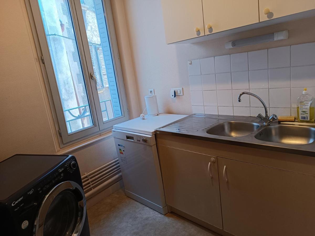 Cap Coutellerie - Sejours Pros Ou Familles En Hypercentre De Thiers Apartment Bagian luar foto