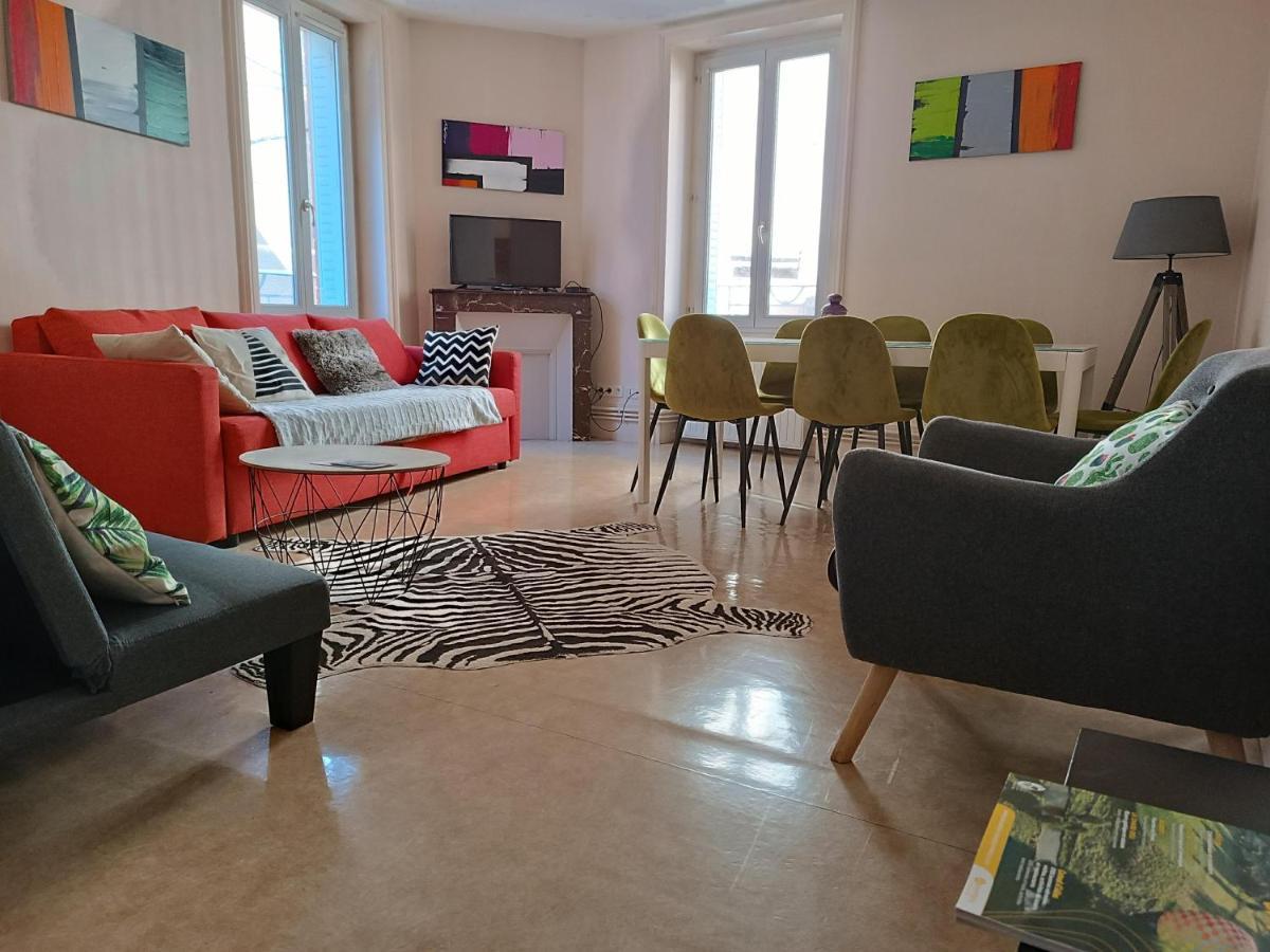 Cap Coutellerie - Sejours Pros Ou Familles En Hypercentre De Thiers Apartment Bagian luar foto