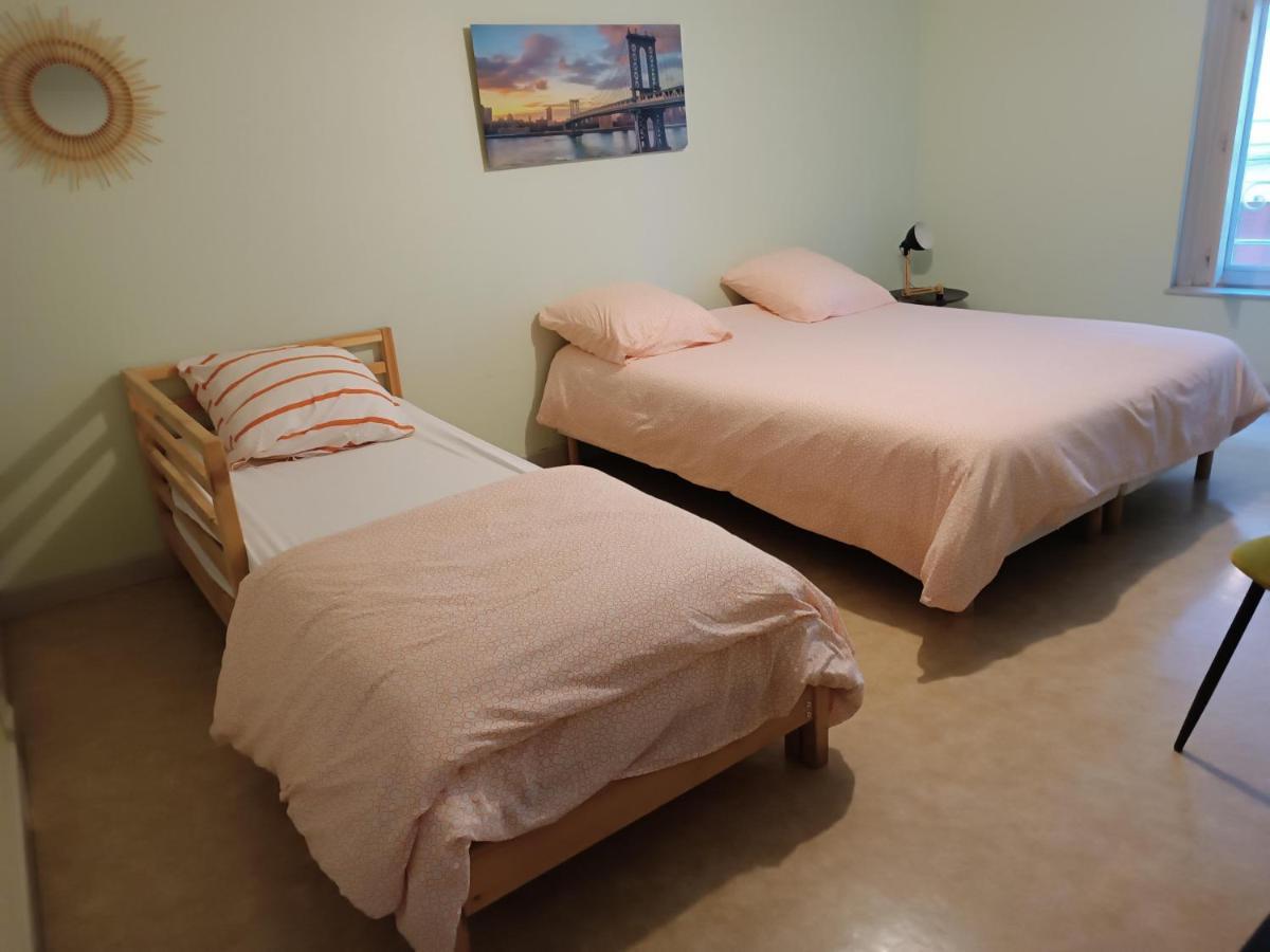 Cap Coutellerie - Sejours Pros Ou Familles En Hypercentre De Thiers Apartment Bagian luar foto
