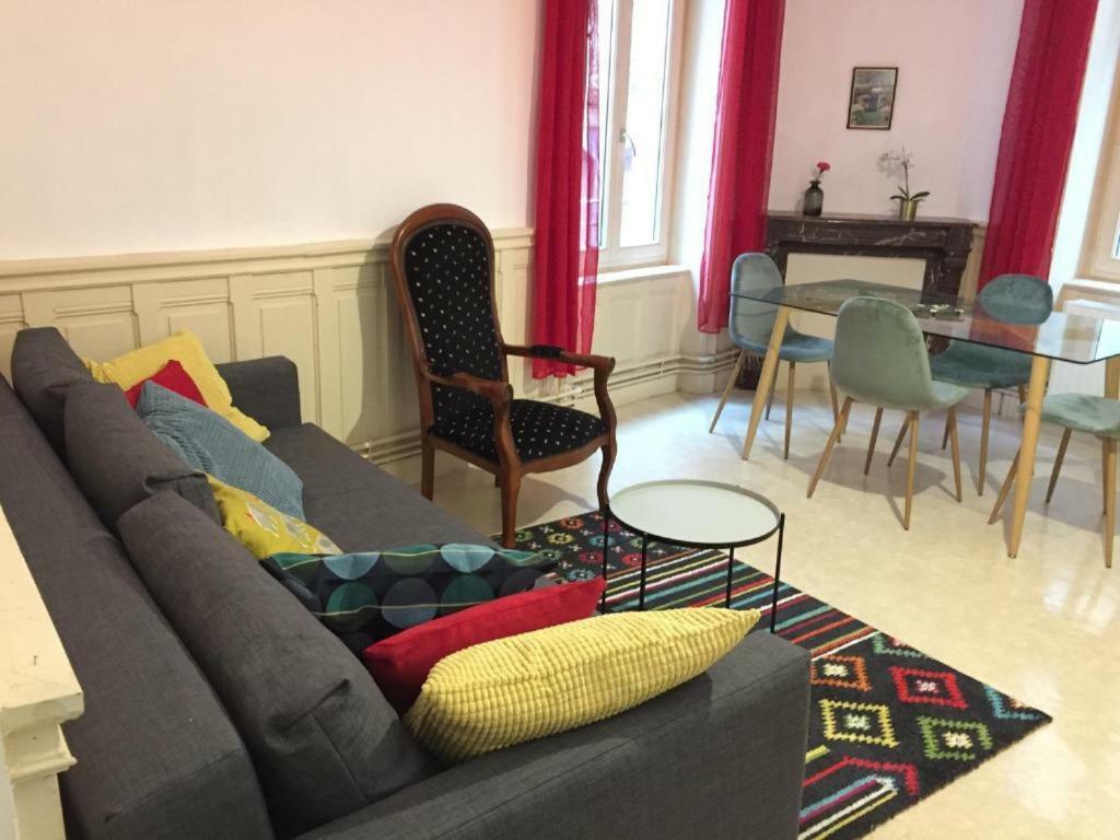 Cap Coutellerie - Sejours Pros Ou Familles En Hypercentre De Thiers Apartment Bagian luar foto