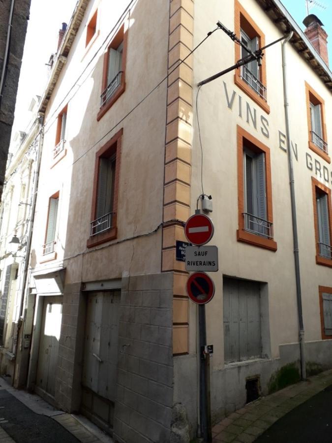 Cap Coutellerie - Sejours Pros Ou Familles En Hypercentre De Thiers Apartment Bagian luar foto